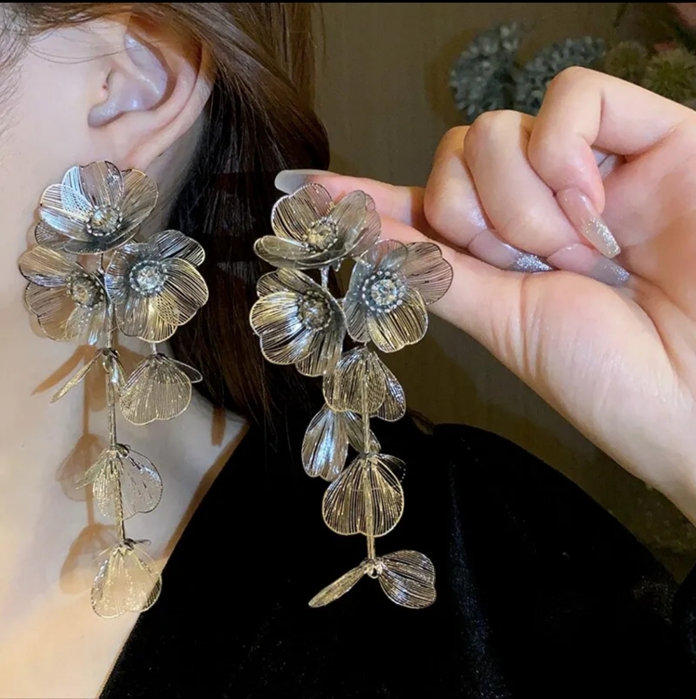 Flower Rhinestone Earrings